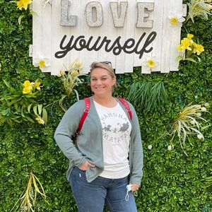 Meet your Posher, Cassie